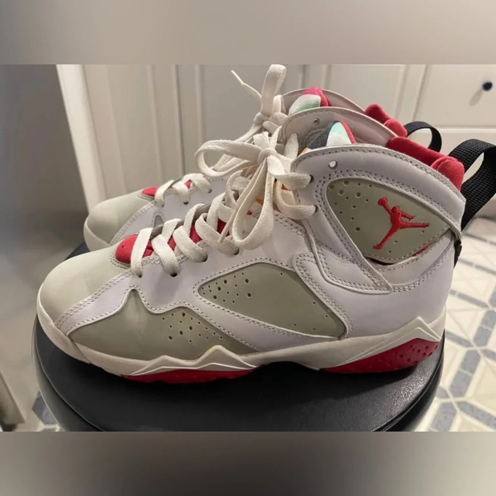 Air Jordan 7 Retro “Hare” Sneakers - Picture 4 of 7